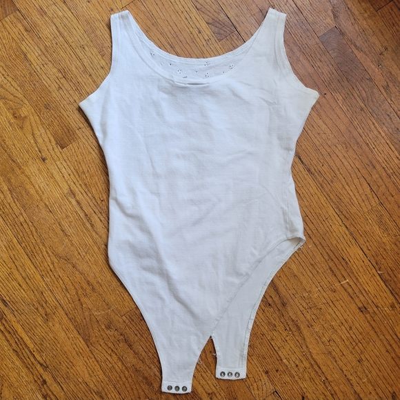 Vintage Cute and Comfy Bodysuit Size Medium ๐ค - Picture 9 of 11